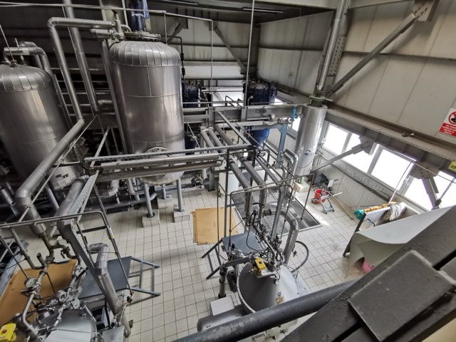 Raw material preparation unit