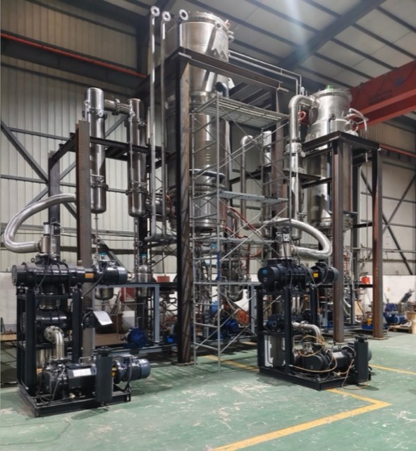 High vacuum system with pumps